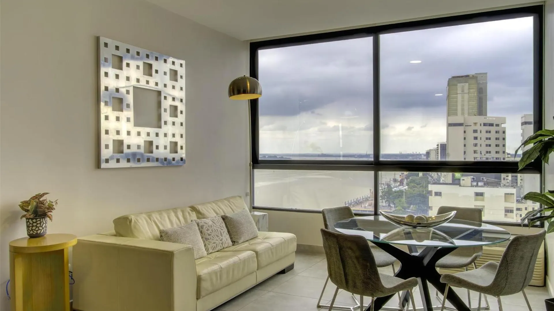 ****  Doubletree By Hilton Guayaquil Hotel Ecuador