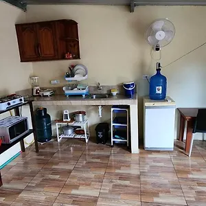 https://minidepartamento-semiamoblado-pto-ayora-galapagos.puertoayorahotels.com